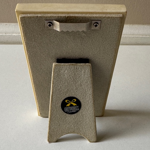 Vintage bundle of Elegant Floral Ceramic Tray, dishes, vintage pictures - Picture 13 of 14